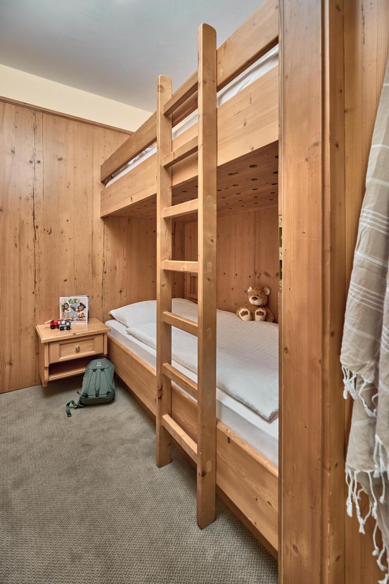 Falkensteiner Aktiv & Familienhotel Cristallo Superior 卡奇山口 客房 照片